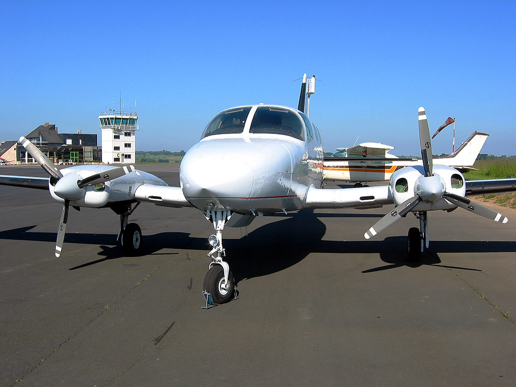 Cessna 401 - F-BOJZ