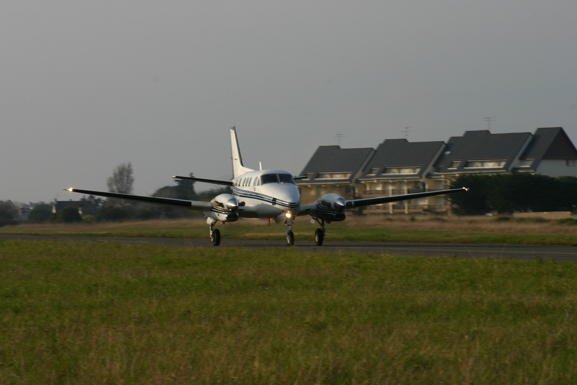 Beech 90 King Air - F-GMPM