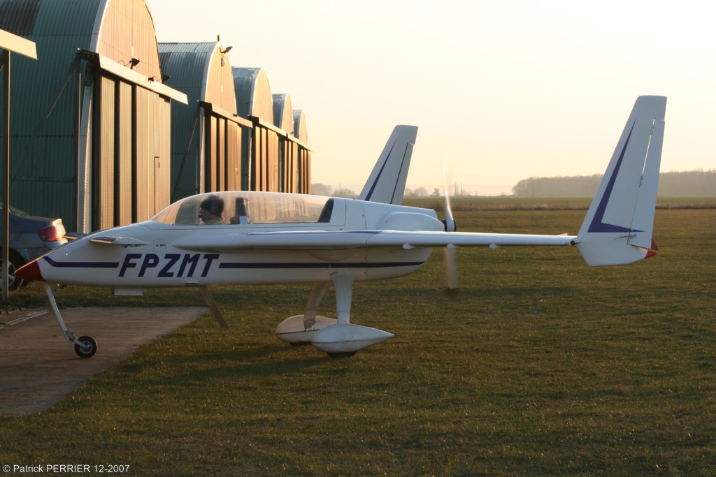 Rutan Long EZ - F-PZMT