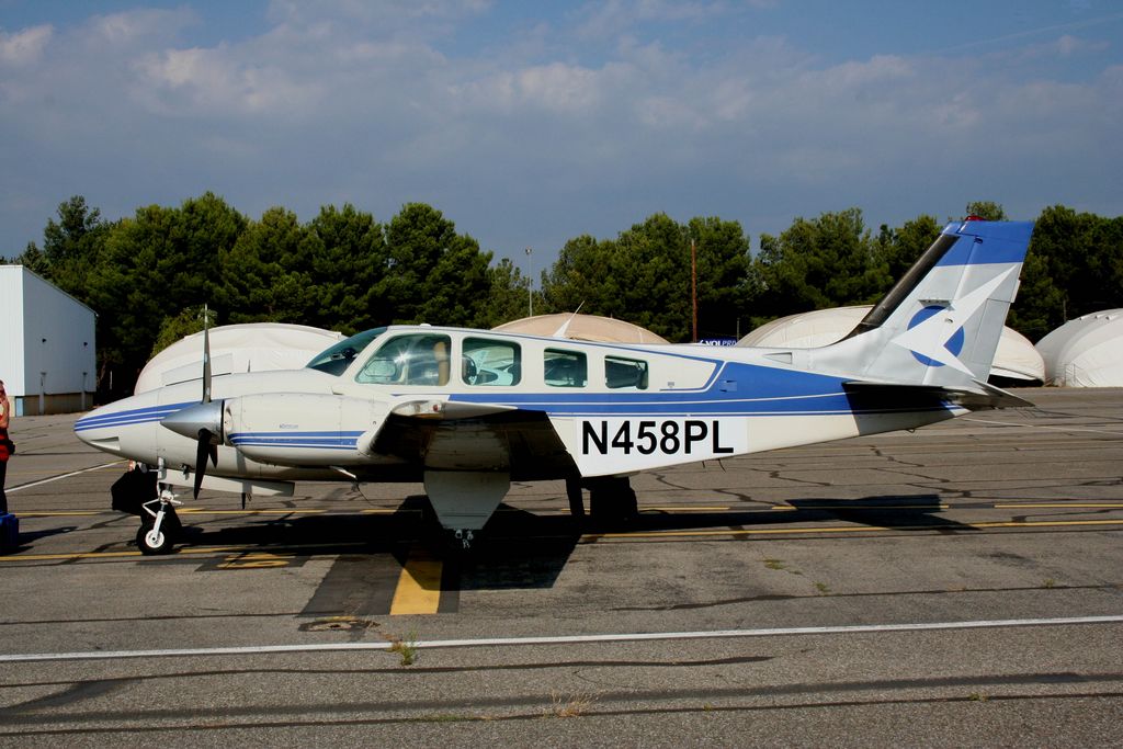 Beech 58 Baron - N458PL