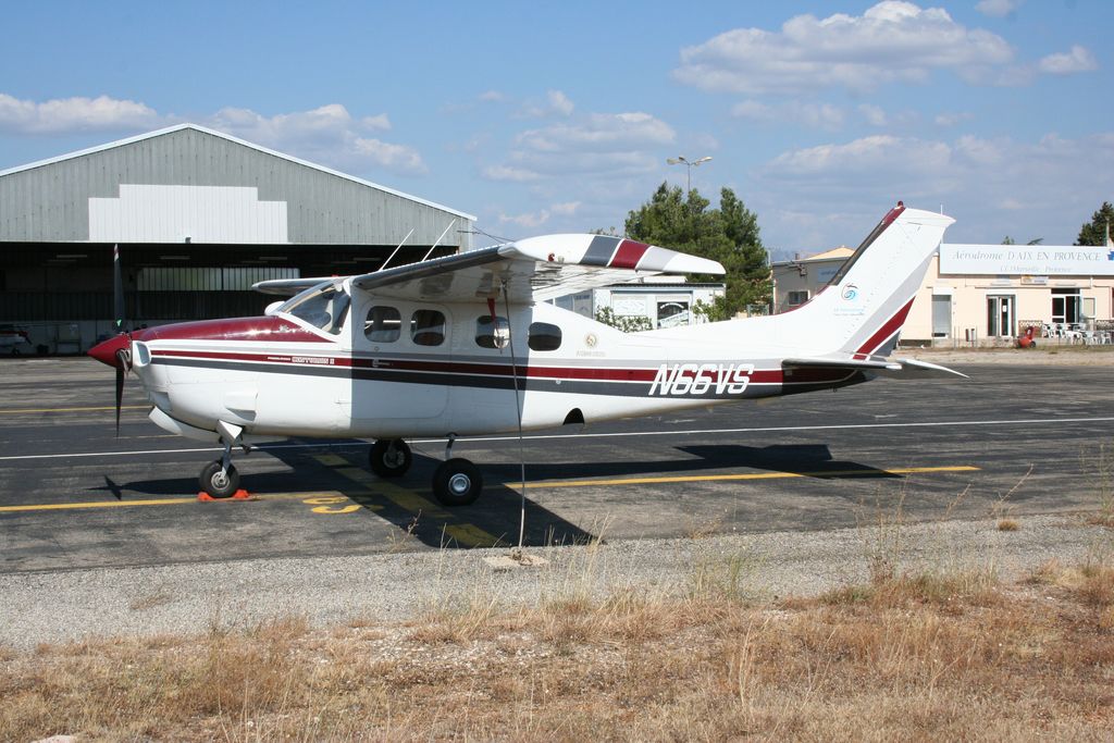 Cessna 210 - N66VS