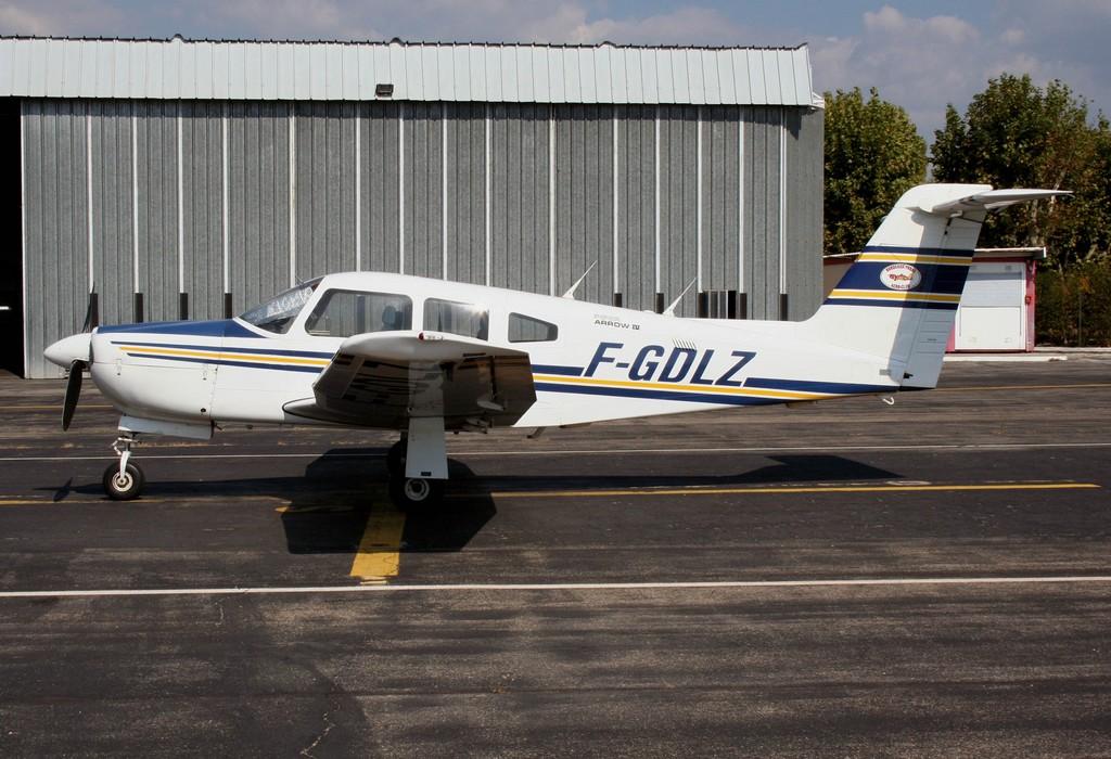 Piper PA-28 RT-201 Arrow - F-GDLZ