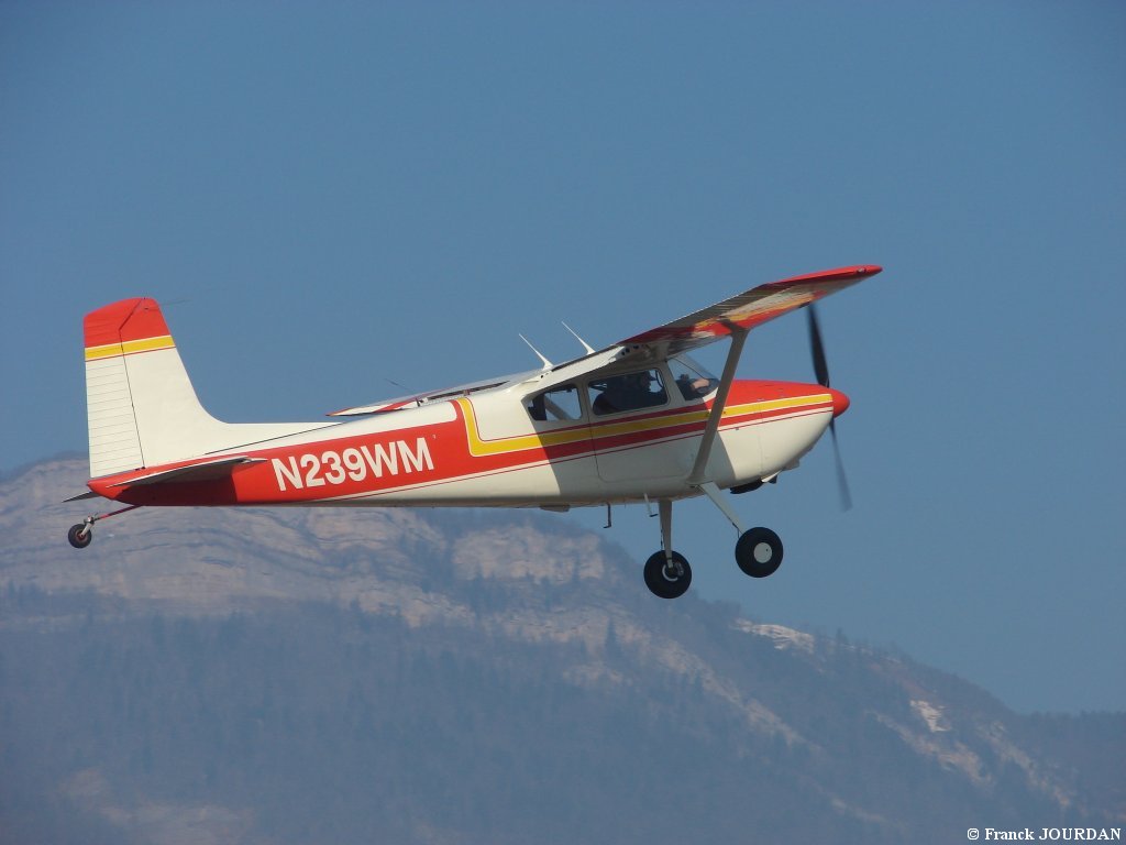 Cessna 180 - N239WM