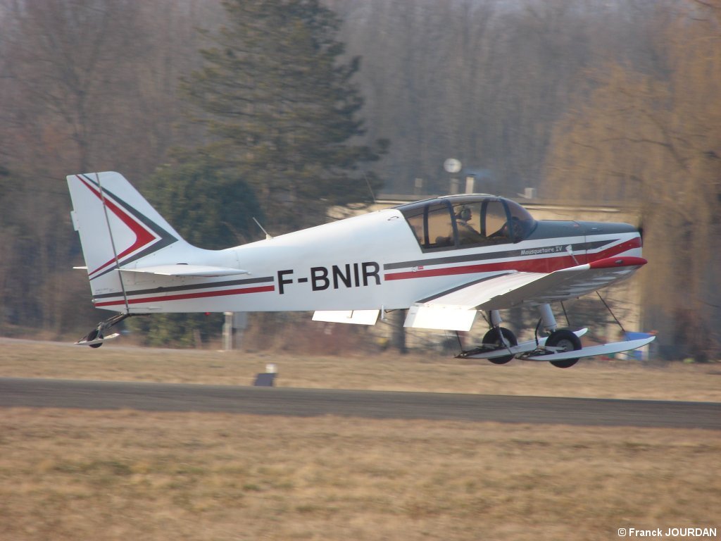 Jodel D 140 Mousquetaire - F-BNIR