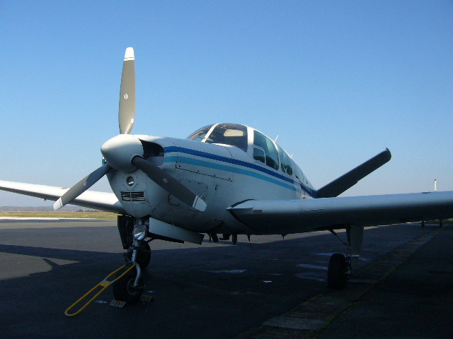 Beech 35 Bonanza - F-BNOS