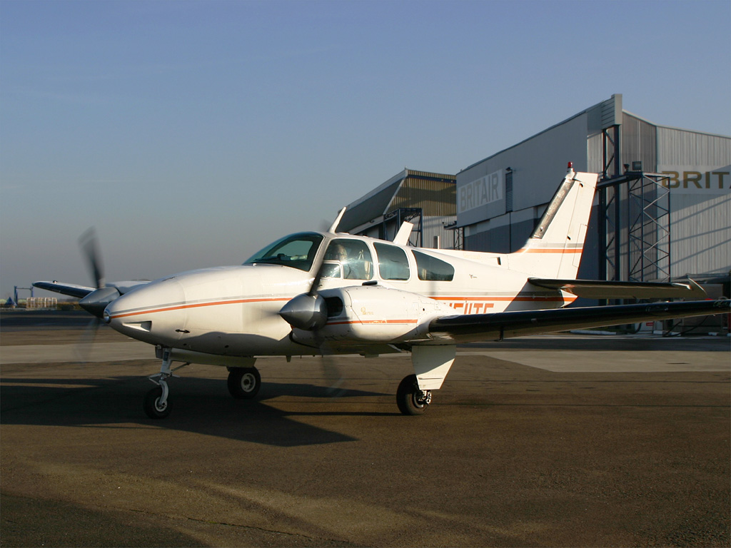 Beech 55 Baron - N511TE