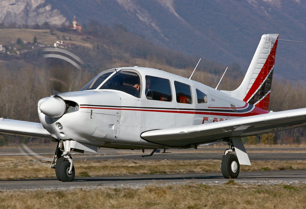 Piper PA-28 R-201 Arrow - F-GOMP