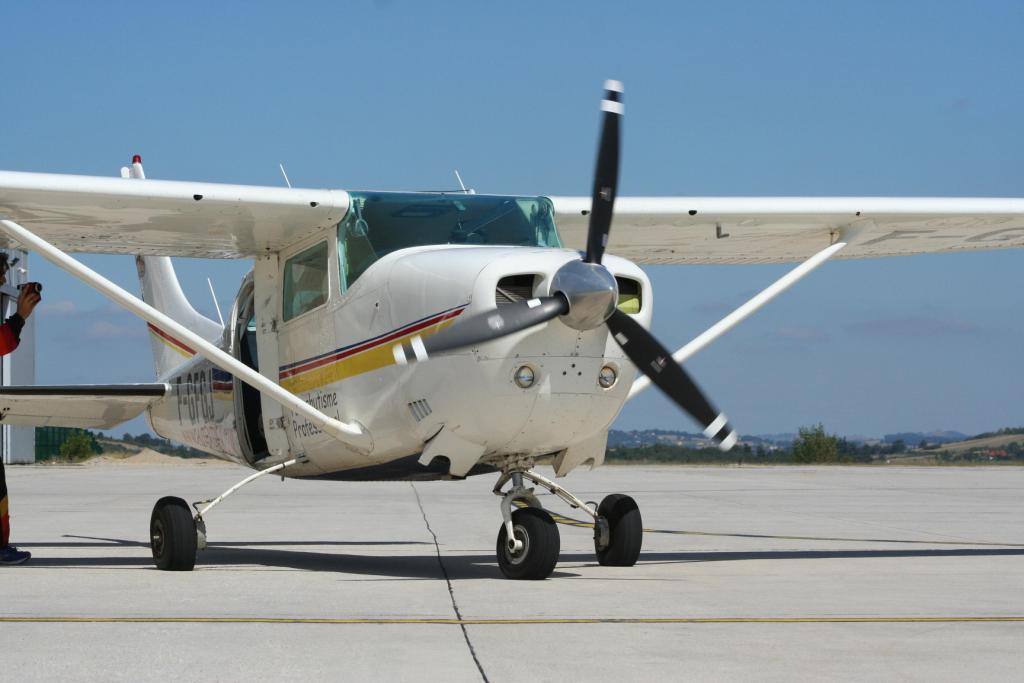 Cessna 206 - F-GFGJ