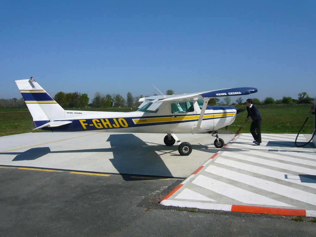 Cessna 152 - F-GHJO