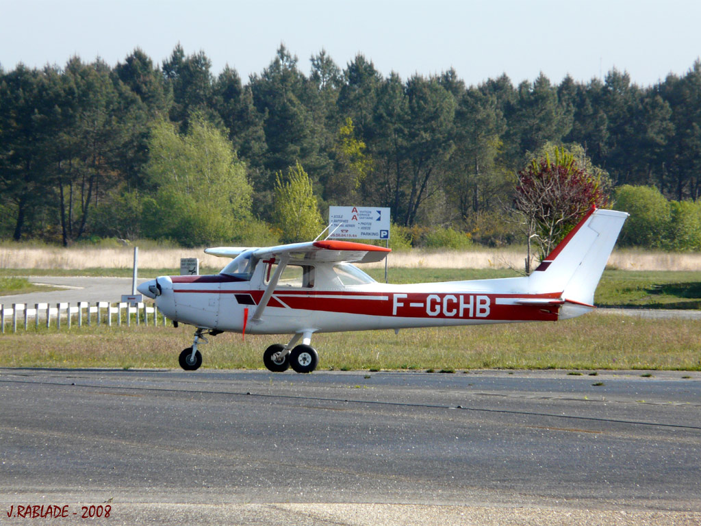 Cessna 152 - F-GCHB