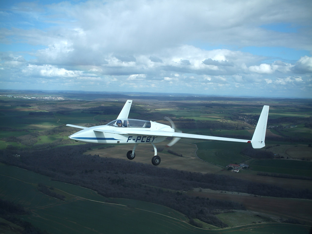 Rutan Long EZ - F-PCBY