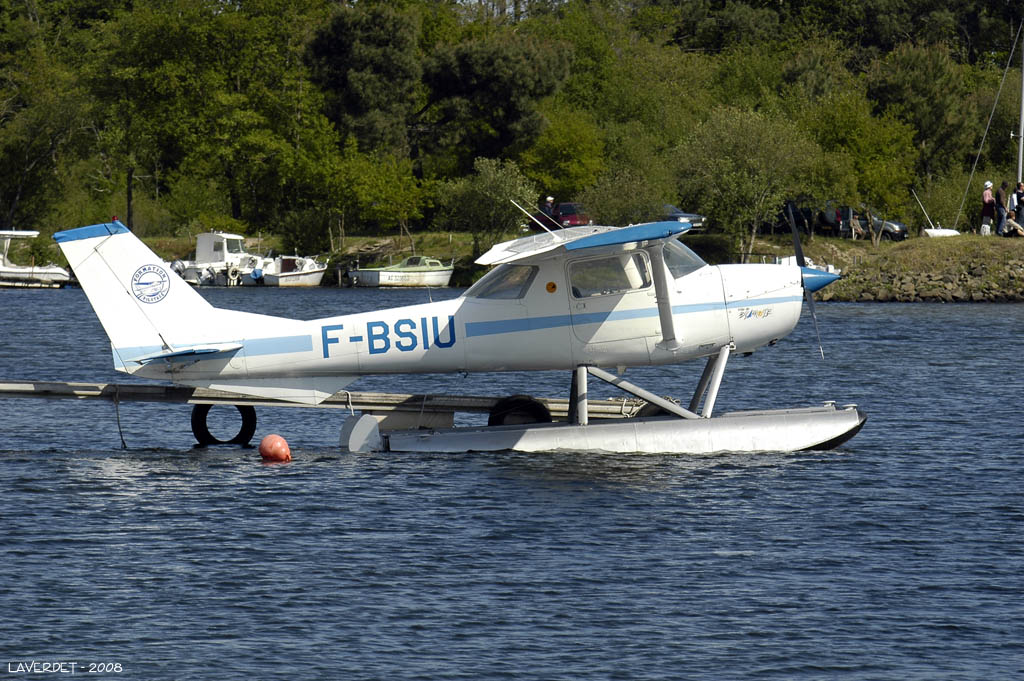 Cessna 150 - F-BSIU
