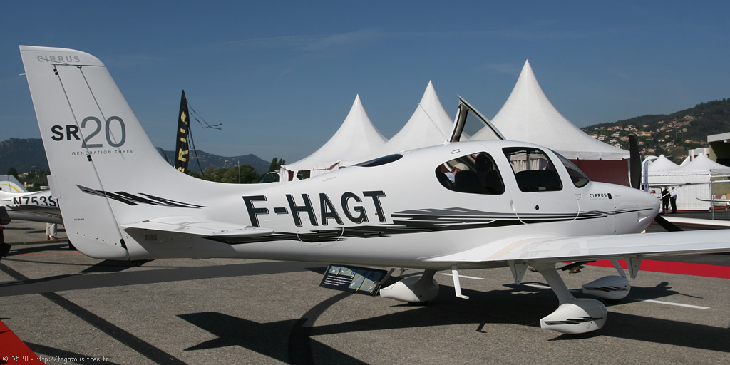 Cirrus SR20 - F-HAGT