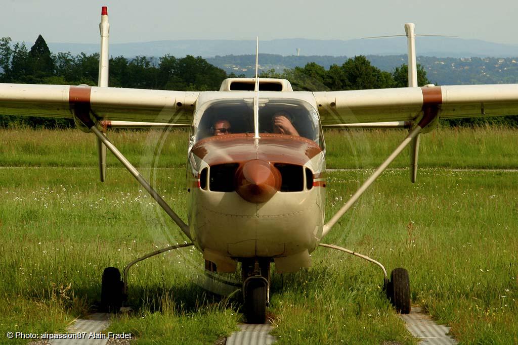 Cessna 337 - N1284M