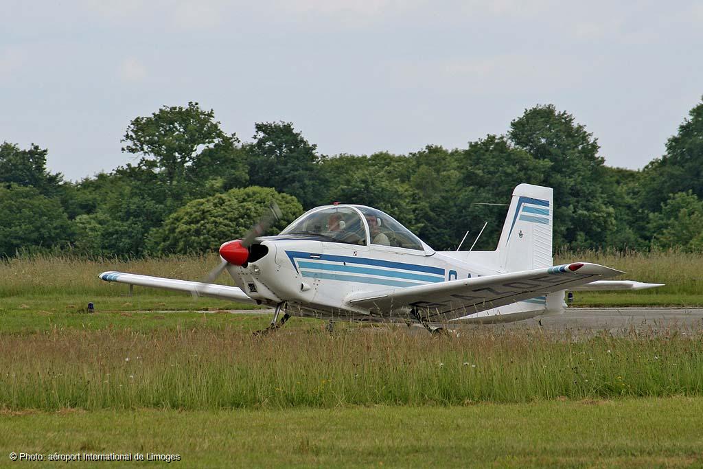 Glos-Airtourer Serie 115 - G-AZOE