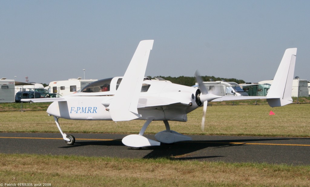 Rutan Cozy - F-PMRR