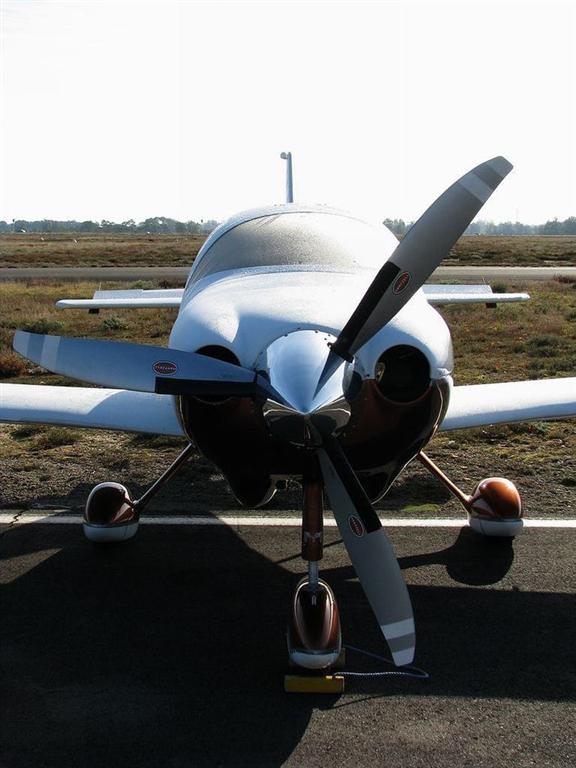 Columbia 400 - N2527Z