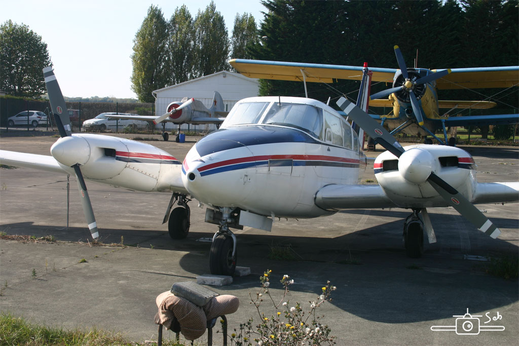 Piper PA-30 Twin Comanche - G-CDHF