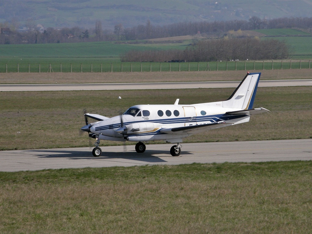 Beech 90 King Air - F-GMPM