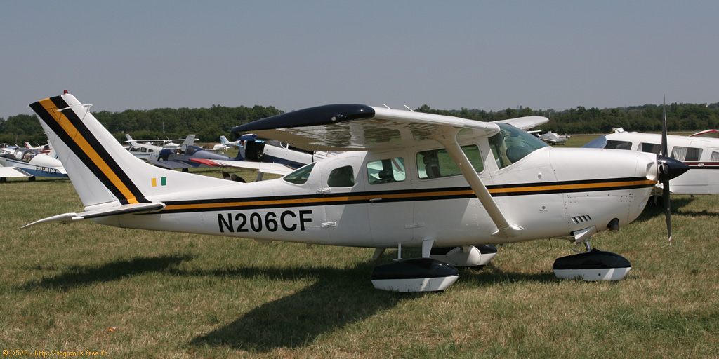 Cessna 206 - N206CF