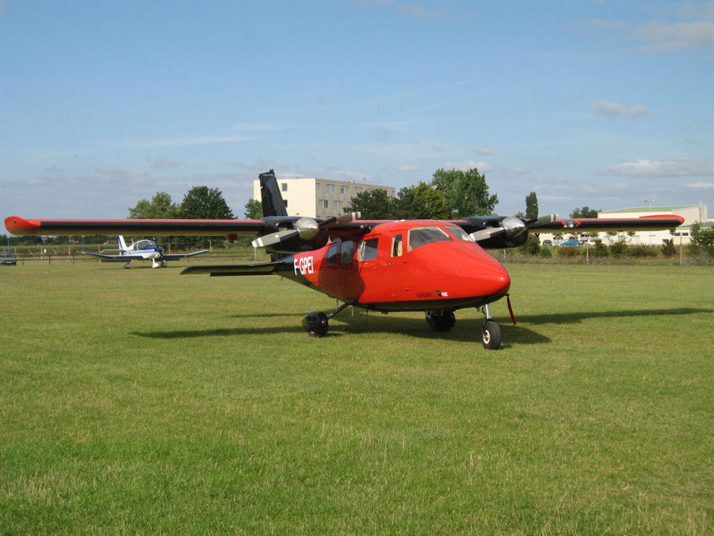 Partenavia P 68 C - F-GPEI