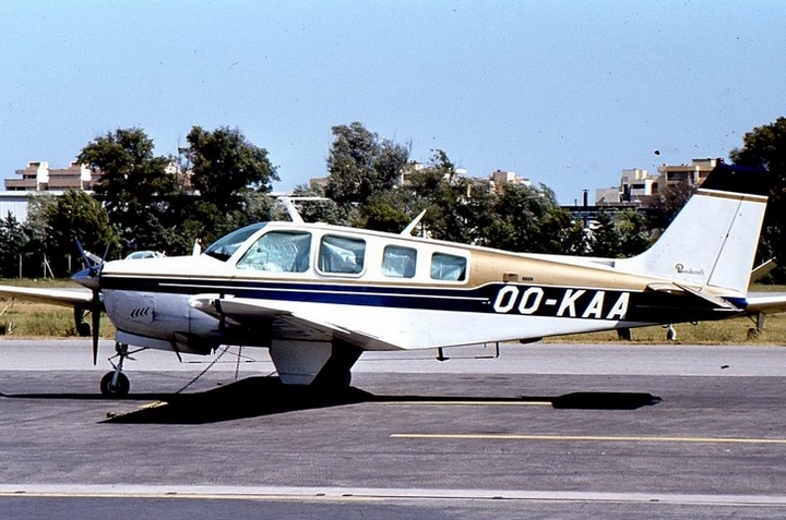 Beech 36 Bonanza - OO-KAA