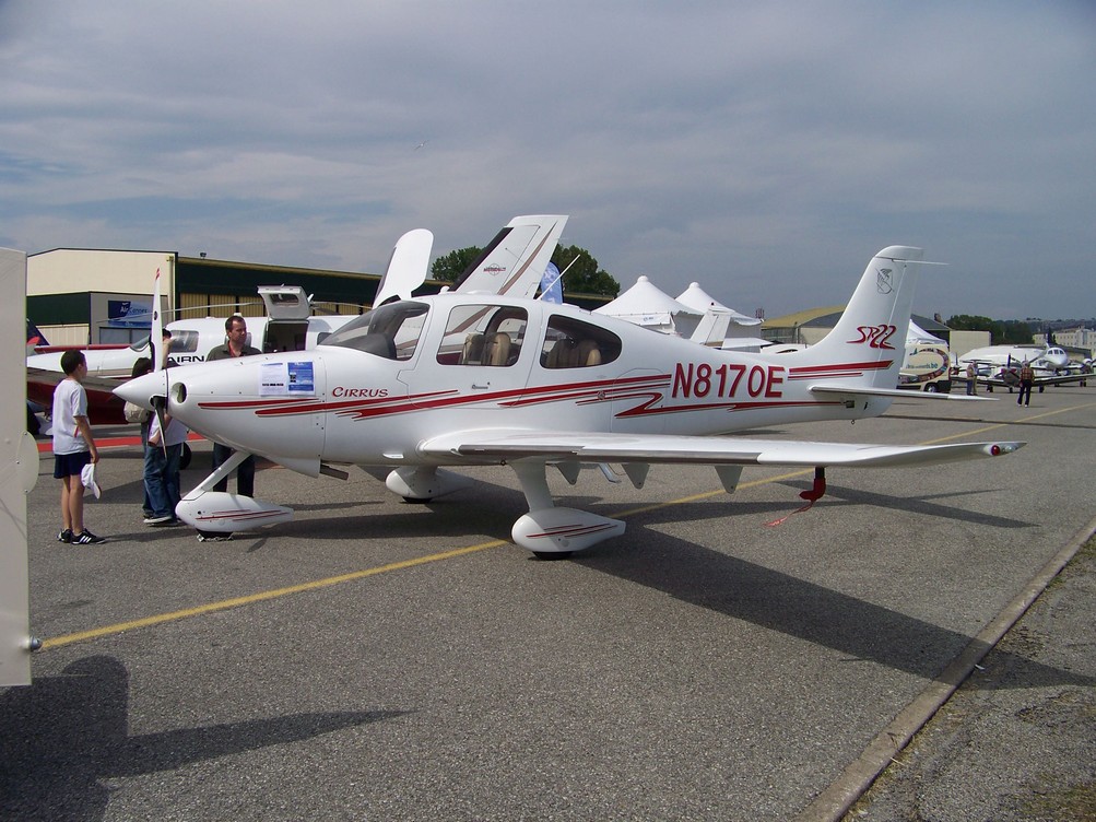 Cirrus SR22 - N8170E