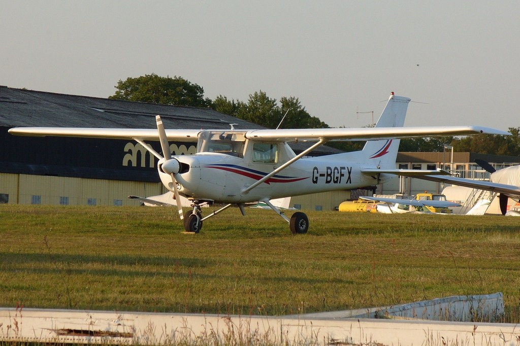 Cessna 152 - G-BGFX