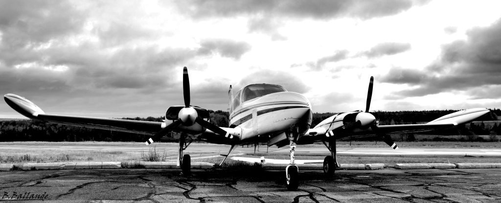Cessna 310 - C-GJAX