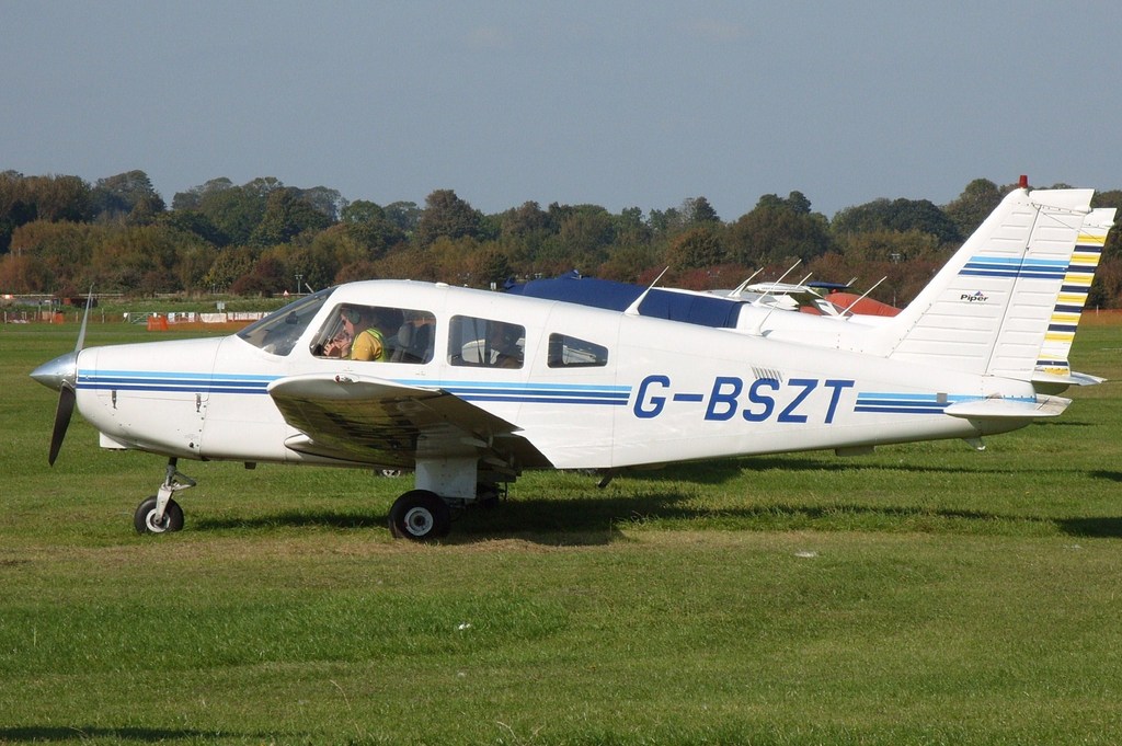 Piper PA-28-161 Warrior - G-BSZT