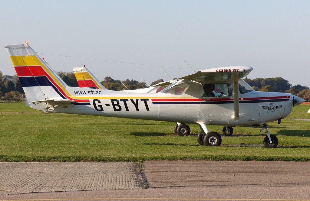 Cessna 152 - G-BTYT