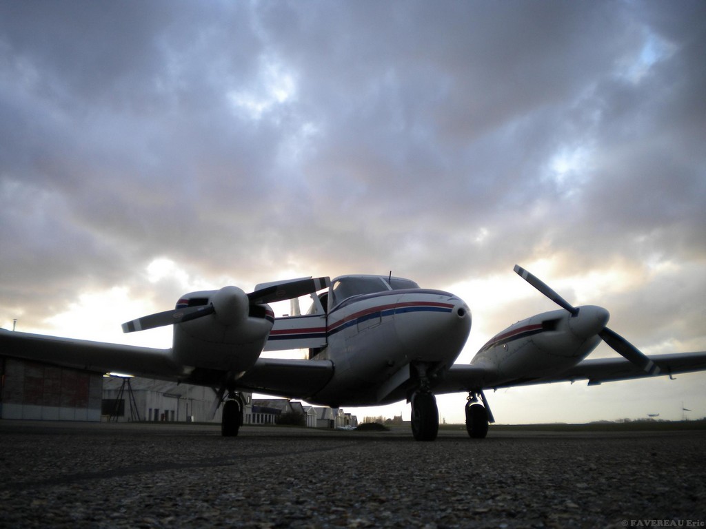 Piper PA-30 Twin Comanche - G-CDHF