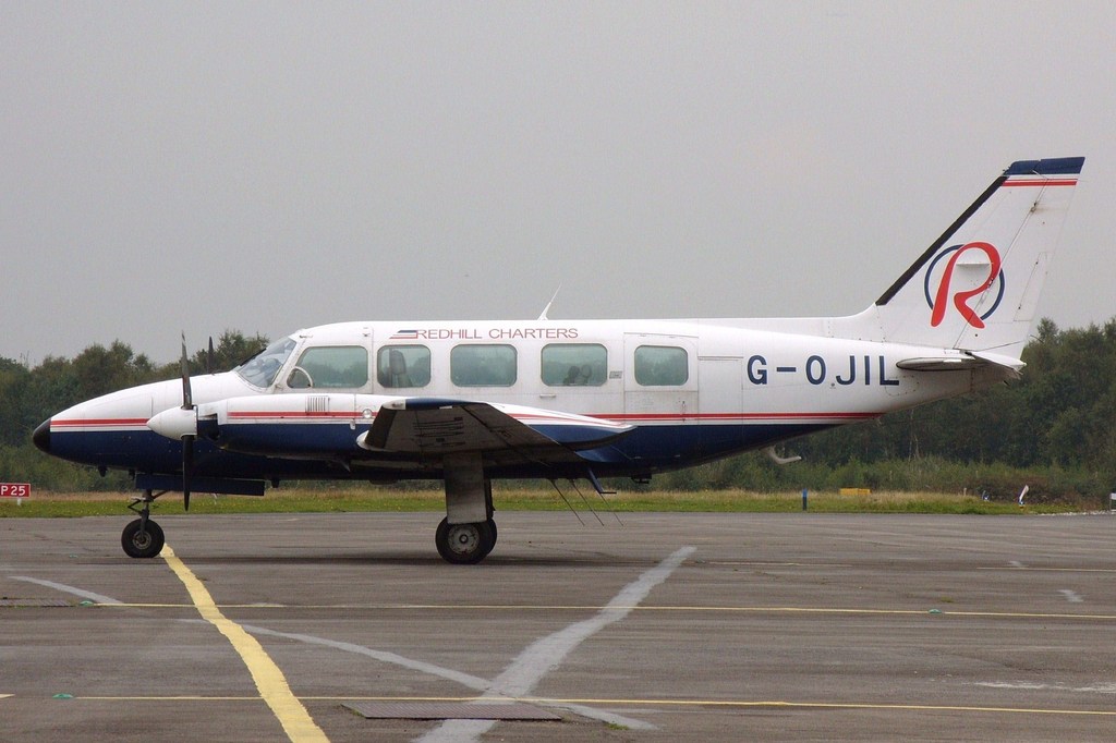 Piper PA-31-350 Navajo Chieftain - G-OJIL