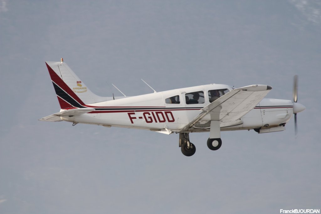 Piper PA-28 R-201 Arrow - F-GIDD