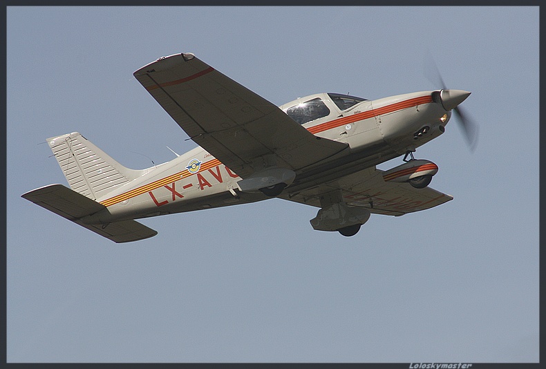 Piper PA-28-236 Dakota - LX-AVG