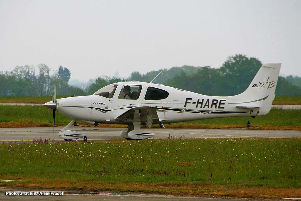 Cirrus SR22 - F-HARE