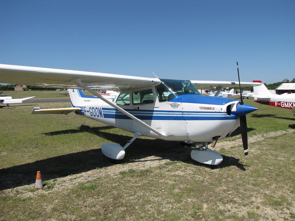 Cessna 172 - F-GDOM