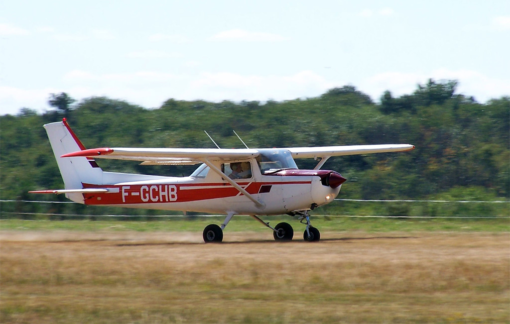 Cessna 152 - F-GCHB