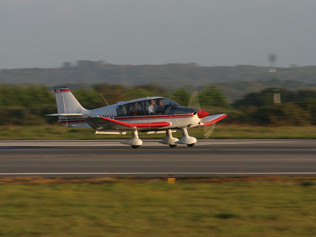 Robin DR 400-180 - F-GMKY