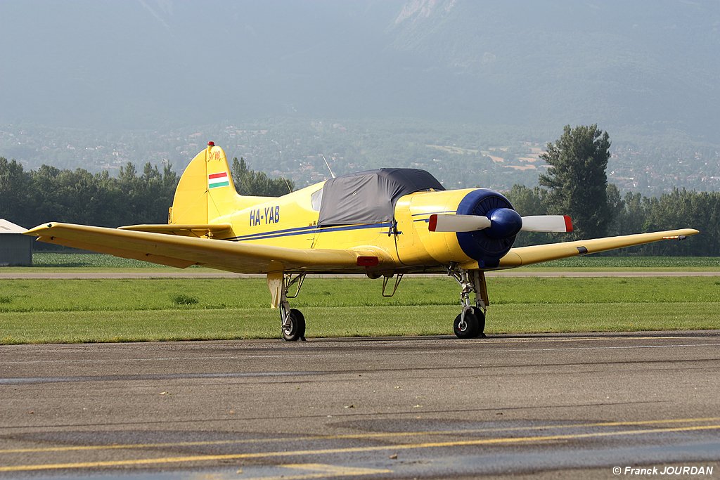 Yakovlev Yak-18T - HA-YAB