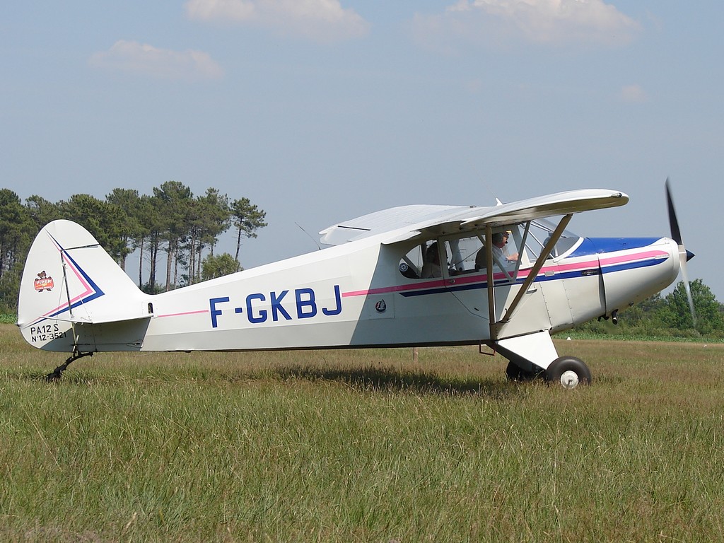 Piper PA-12 Super Cruiser - F-GKBJ