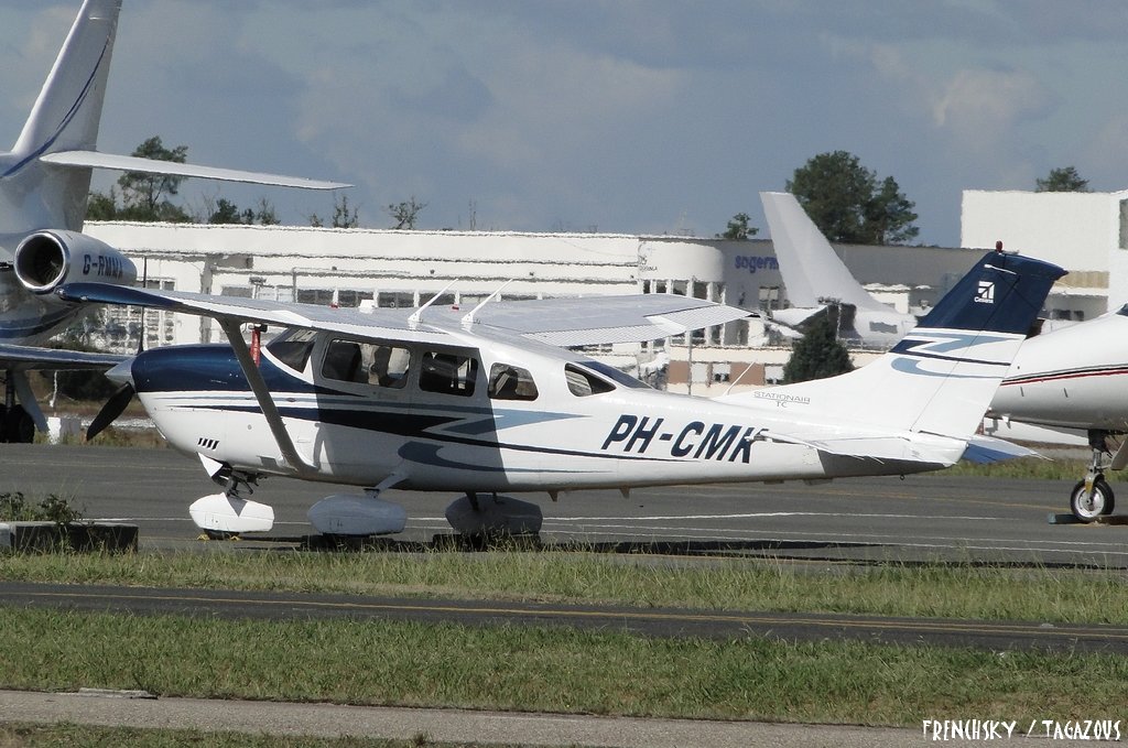 Cessna 206 - PH-CMK