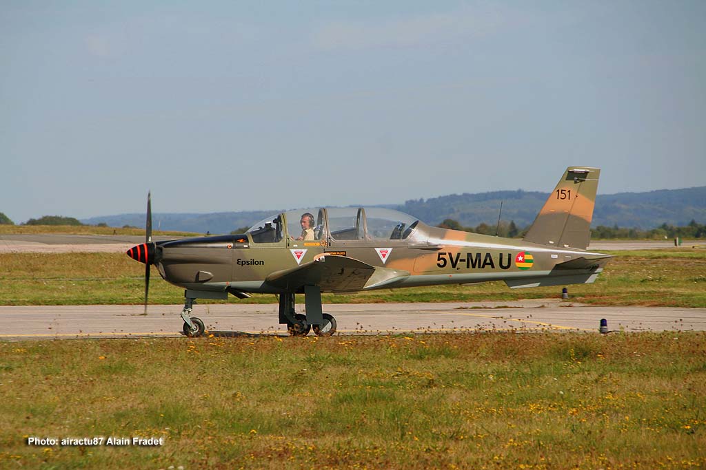Socata TB30 Epsilon - 5V-MAU