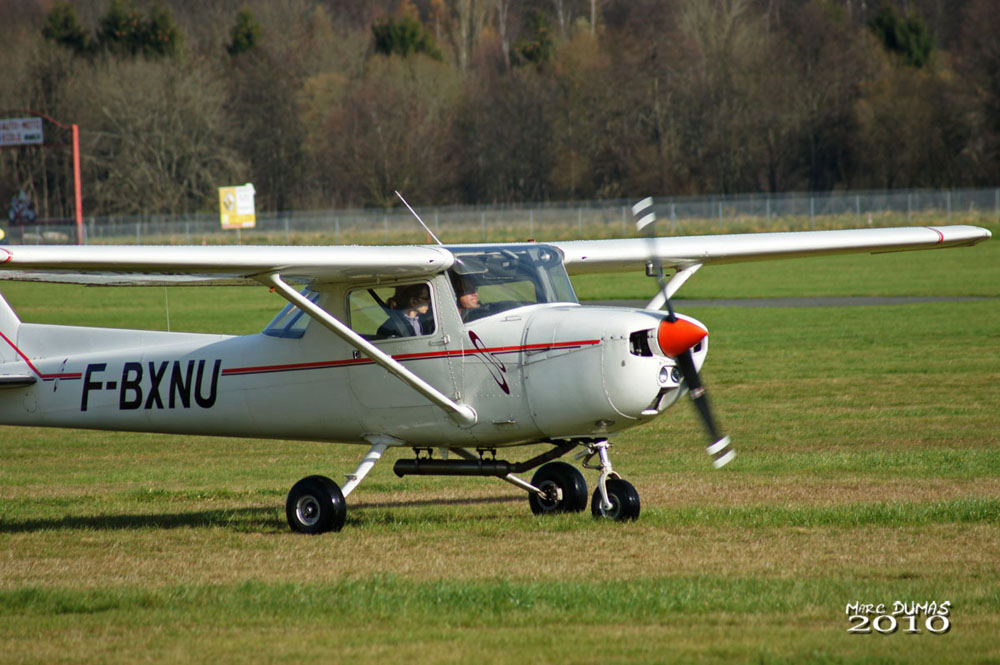 Cessna 150 - F-BXNU