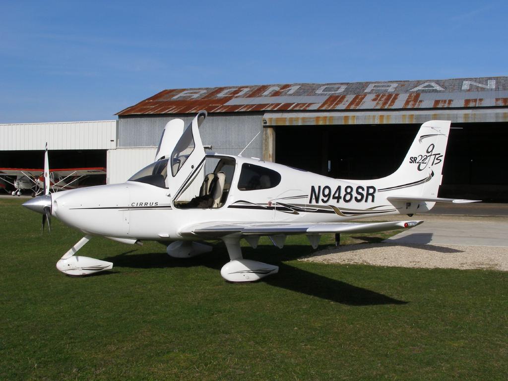 Cirrus SR22 - N948SR