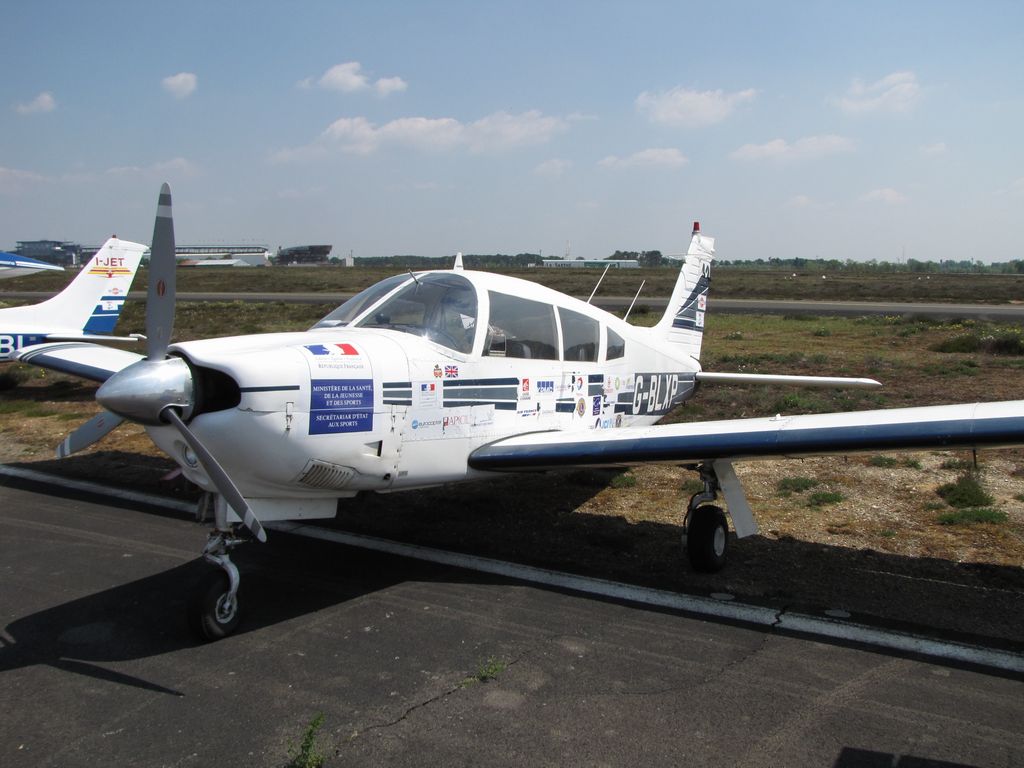 Piper PA-28 R-201 Arrow - G-BLXP