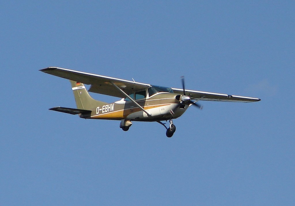 Cessna 182 - D-EBHW