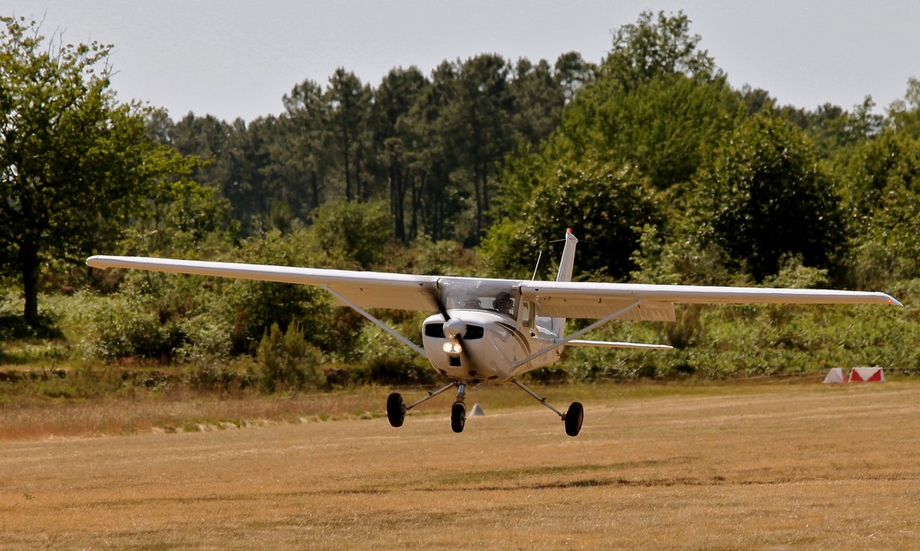 Cessna 150 - F-BXQZ