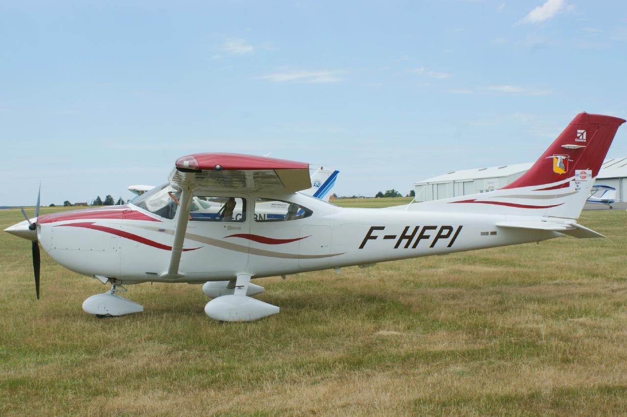 Cessna 182 - F-HFPI