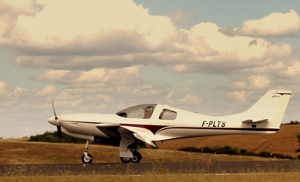 Lancair 320 - F-PLTS